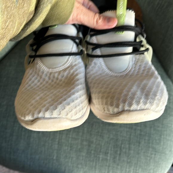 Vionic Women’s adore Active Sneaker Black White size 9 EUC! - Picture 8 of 14